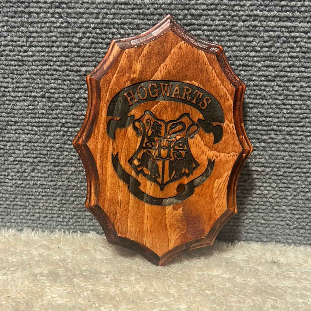 Potter Small Wall Crest