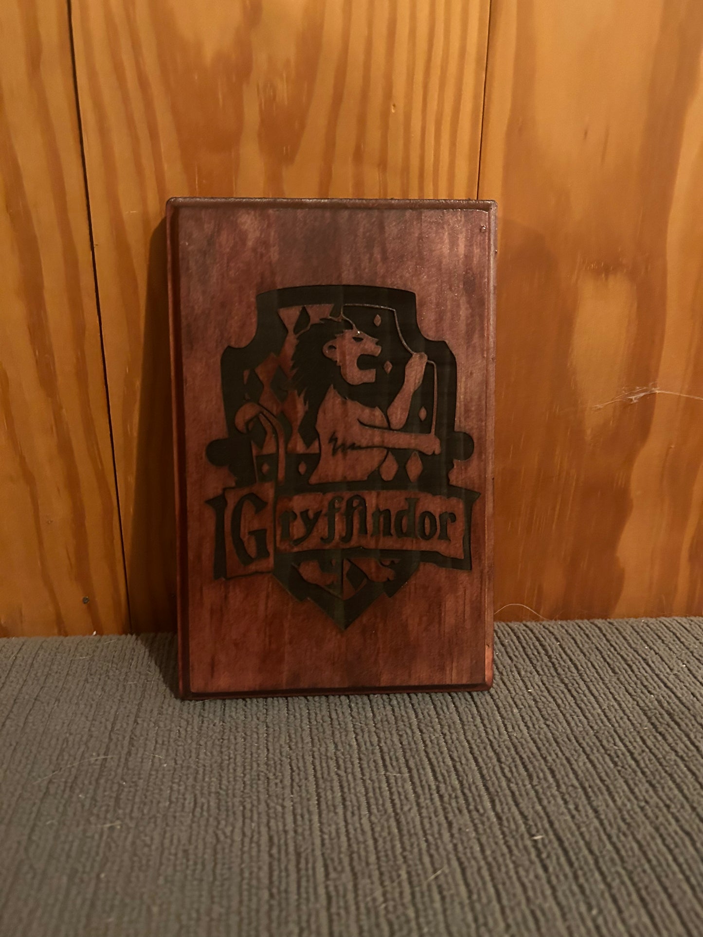 Potter Small Wall Crest
