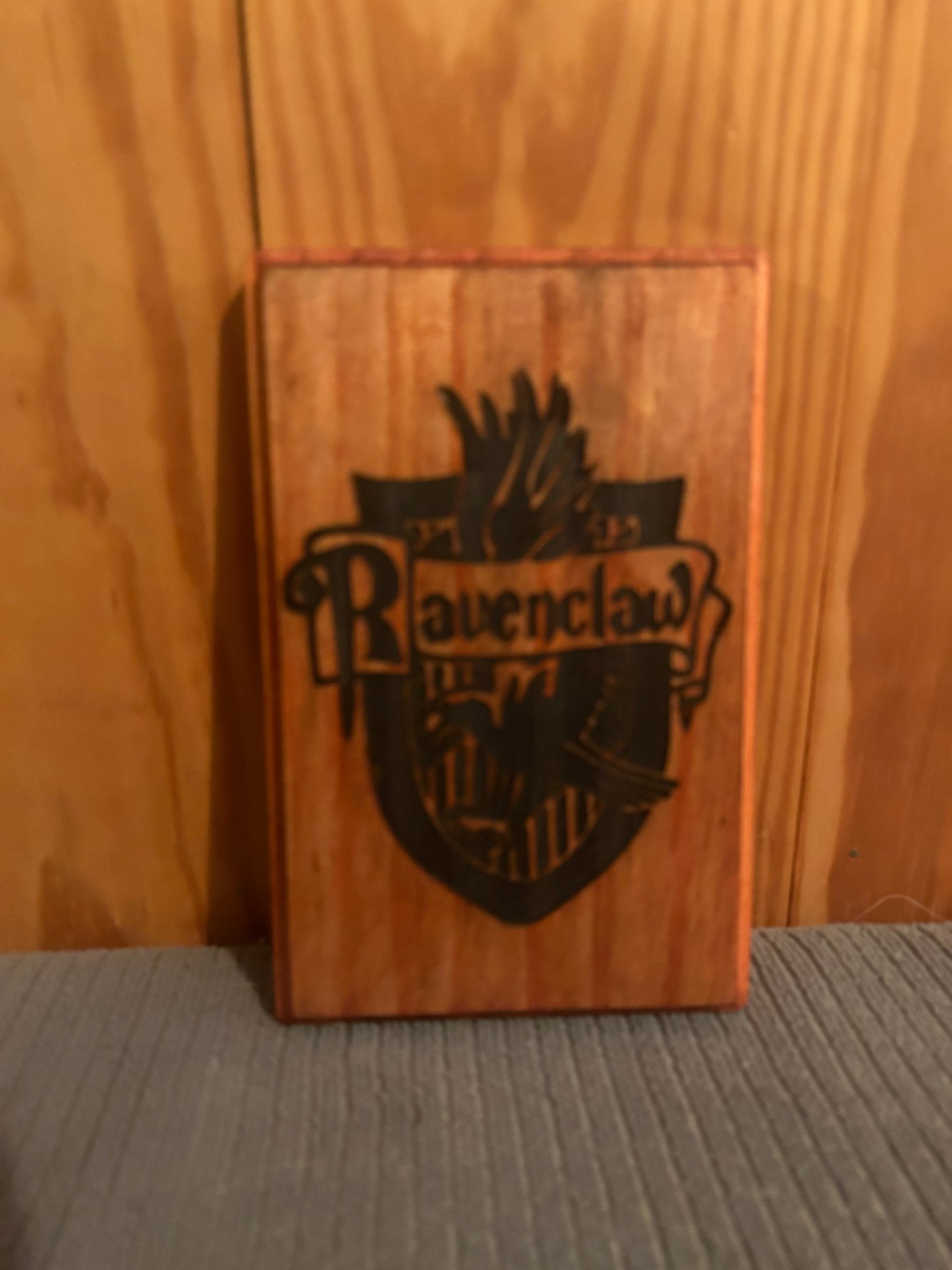 Potter Small Wall Crest
