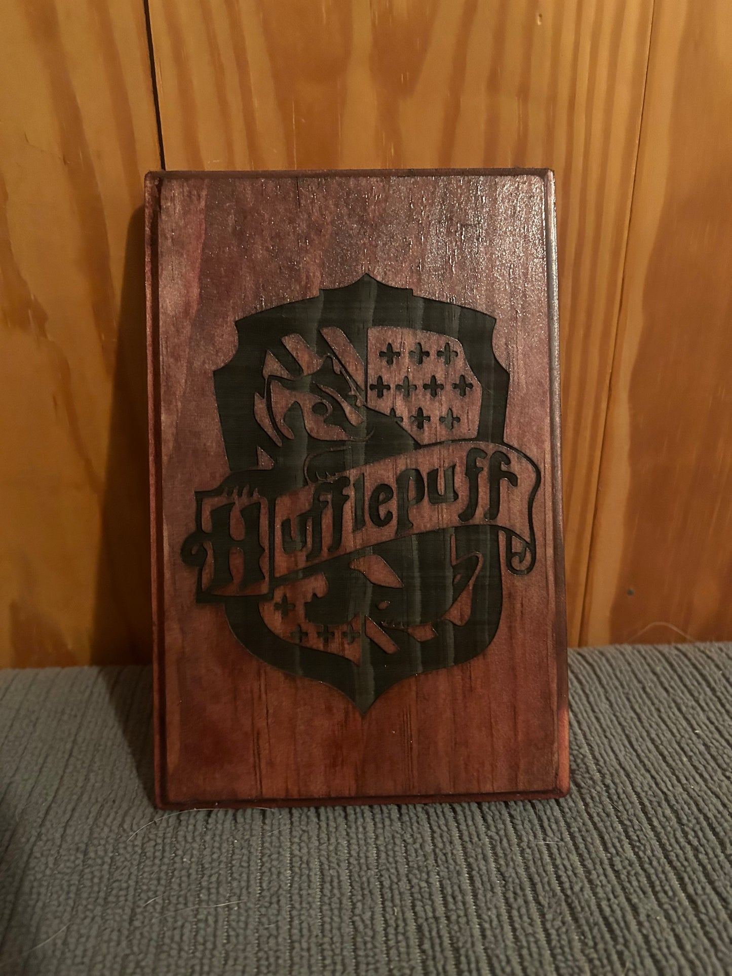 Potter Small Wall Crest