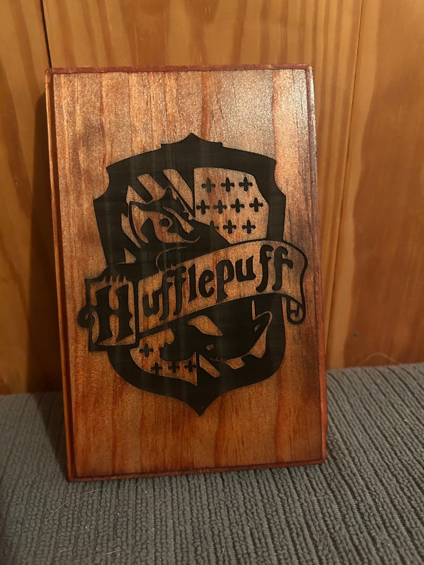 Potter Small Wall Crest