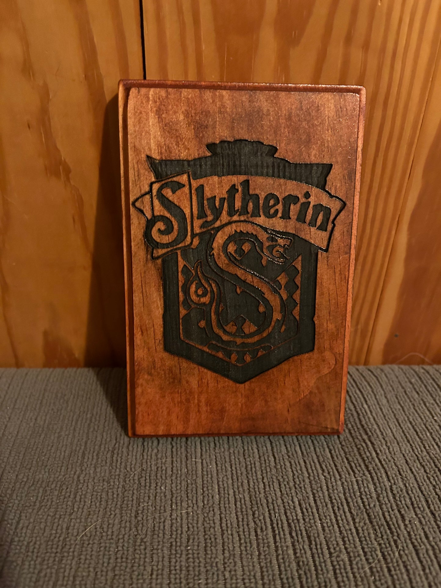Potter Wall Crest
