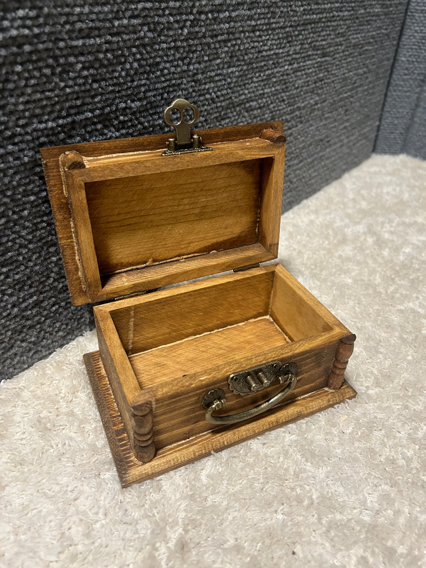 Grogu Mandalorian Box