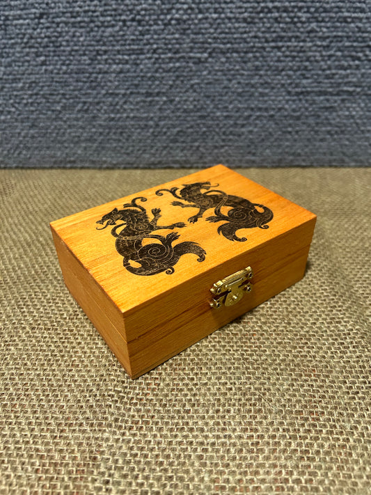 Knotwork Wolves Box
