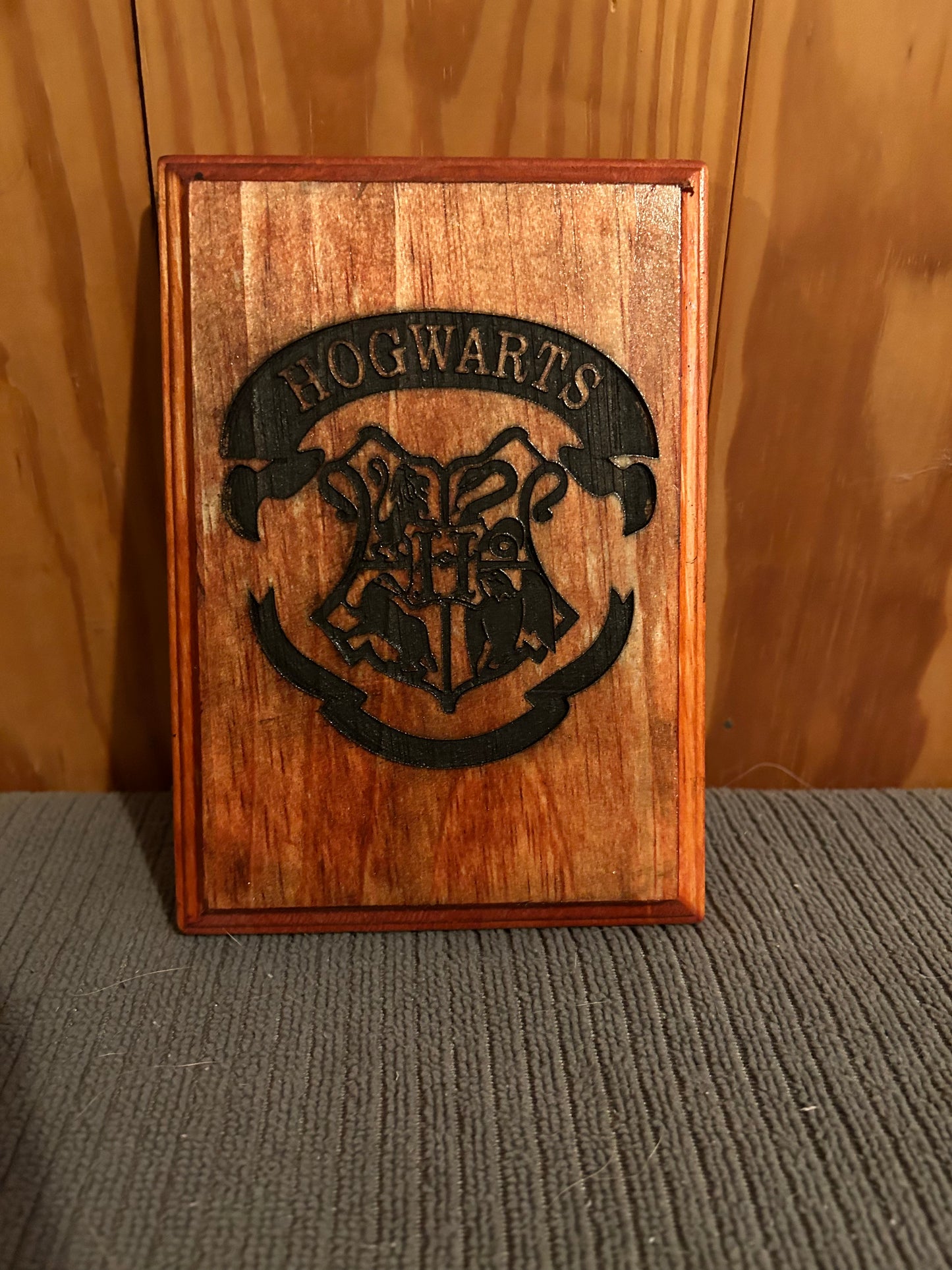 Potter Small Wall Crest